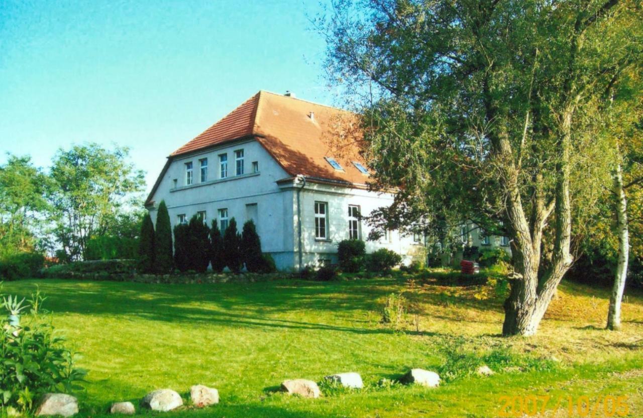 Gutshaus Alt-Jargenow Apartment Alt Jargenow Exterior foto